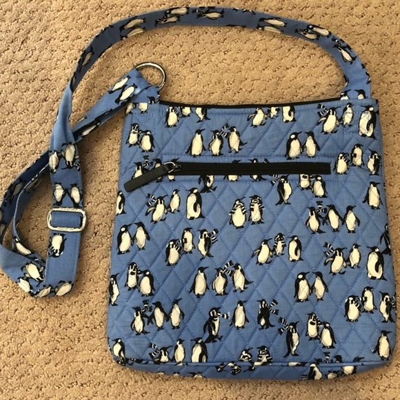 Vera Bradley Handbags - Vera Bradley Playful Penguin Crossbody 🐧